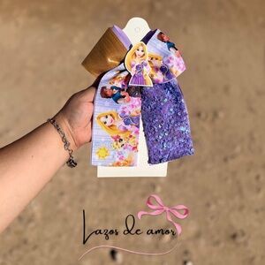 Beautiful bow!!🎀✨